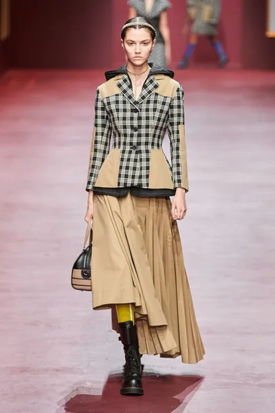 Look 38